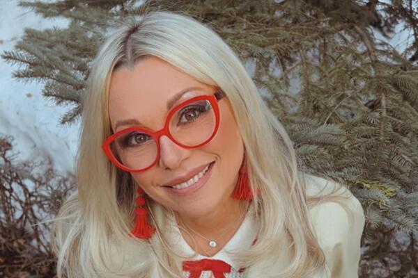 60-летняя Салтыкова показала фигуру в бикини во всей красе — пусть другие завидуют