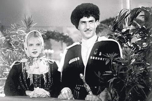 Марина Ладынина и Владимир Зельдин в фильме Ивана Пырьева «Свинарка и пастух». Картина снималась в самый тяжелый первый год войны и буквально спасла жизнь Зельдину