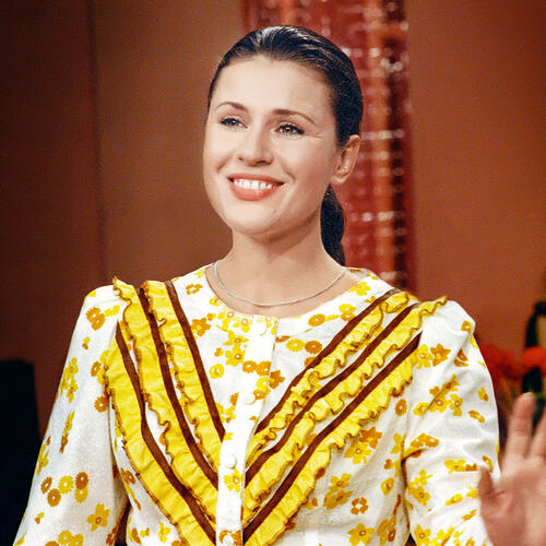 Ира әкесімен жыныстық қатынасты жақсы көреді