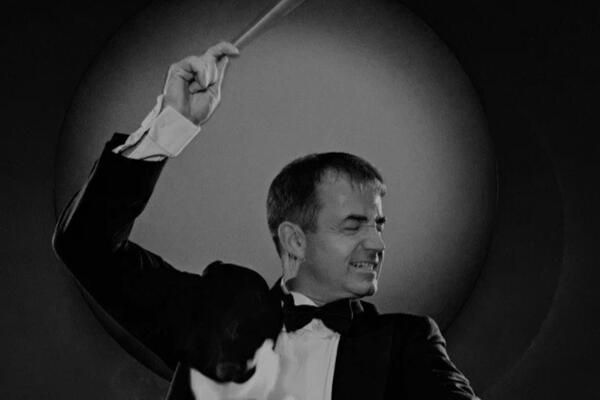 Захарова, Певцов, Аверин и еще 77 актеров «Ленкома» сыграют в одном спектакле