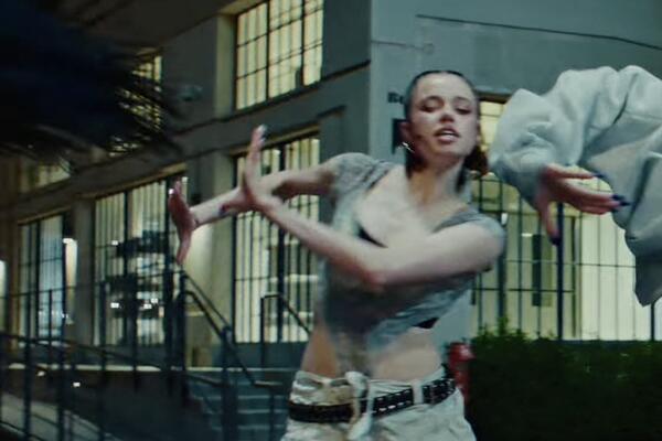 Отреклась теперь и от матери? Дочка Анджелины Джоли скрывает свою новую фамилию   