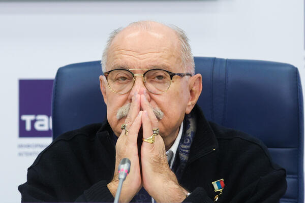 «Кончилось бы еще страшнее»: Михалков объяснил, почему связался с Ефремовым после тюрьмы