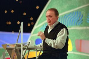 Убитые горем звезды посетили церемонию прощания с Александром Масляковым