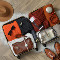 Что положить в чемодан вместо лишних кофт? 10 вещей, без которых не обойтись в поездке