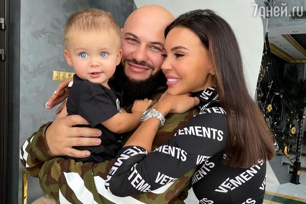 Оксана Самойлова и Джиган с сыном. Фото: соцсети