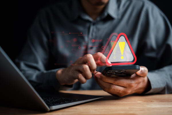 Какие разрешения нельзя давать приложениям — подумайте дважды