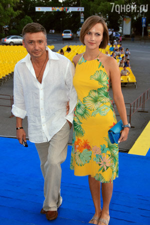 Антон Табаков с женой