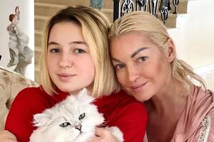 «Ее коробит»: выяснилось, почему Волочкова не живет вместе с дочерью