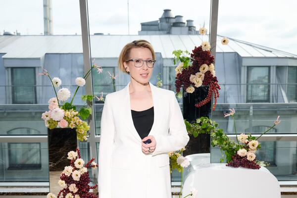 Симона Черноморская, Анна Цуканова-Котт, Ана Туразашвили, Яна Чурикова и Дмитрий Левицкий на бизнес-завтраке VK «Гастрономические маршруты России»