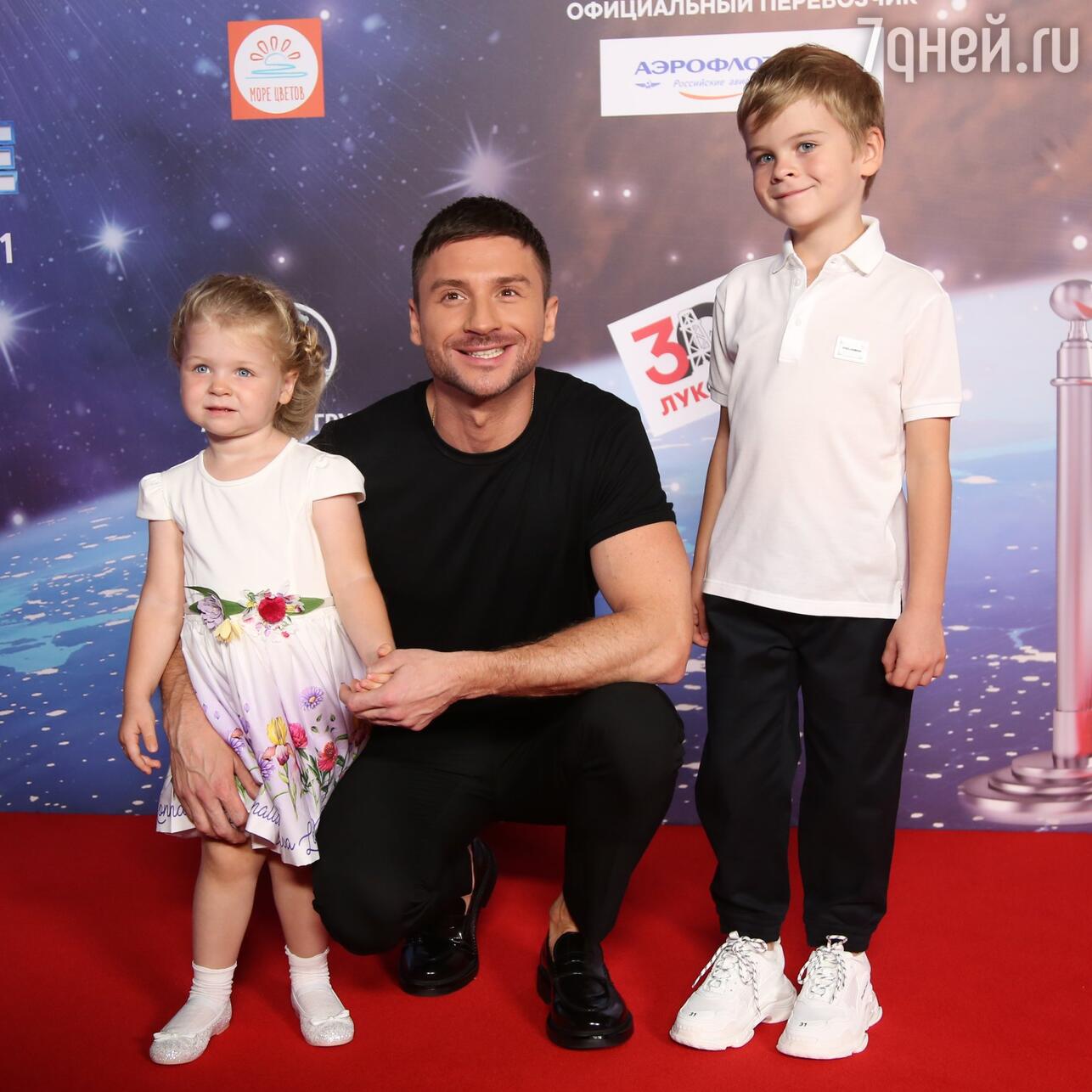 Сергей Лазарев с детьми фото