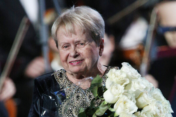 Александру Пахмутову поздравят в Большом