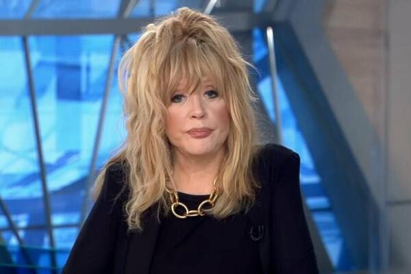 В замке Пугачевой живет несколько человек: кто эти люди