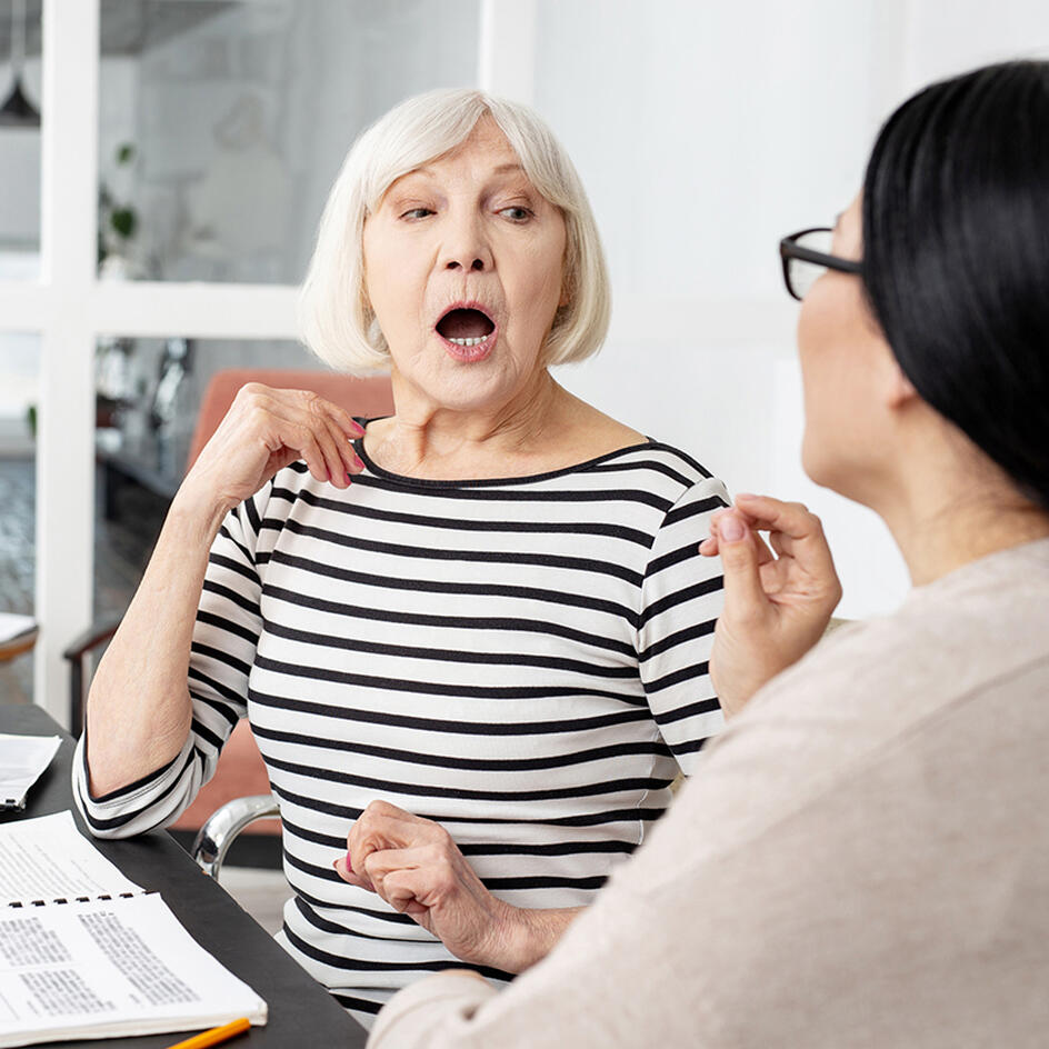 Часто тянете «э-э-э» в речи и делаете длинные паузы? У ученых есть новости про работу вашего мозга