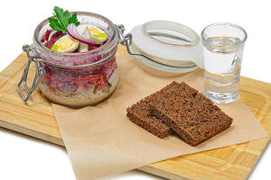 Селедка под шубой: фирменный рецепт Сергея Жукова