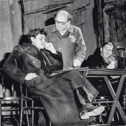 Николай Караченцов, Евгений Леонов и Александр Абдулов в спектакле «Оптимистическая трагедия», театр «Ленком», 1983 год