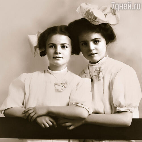 Спустя три года семейной жизни Джек ушел от жены. Дочери, Джоан и Бесс, ему этого никогда не простили