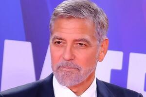 Стало известно, почему Джордж Клуни и его жена спят в разных постелях  