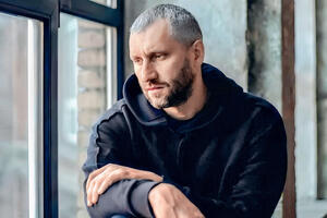 Юрий Быков: «Сложно было поверить, что я вообще буду творческим человеком, стану этим зарабатывать»