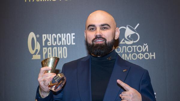 Поведение Artik*а возмущает россиян — представитель певца ответила на критику