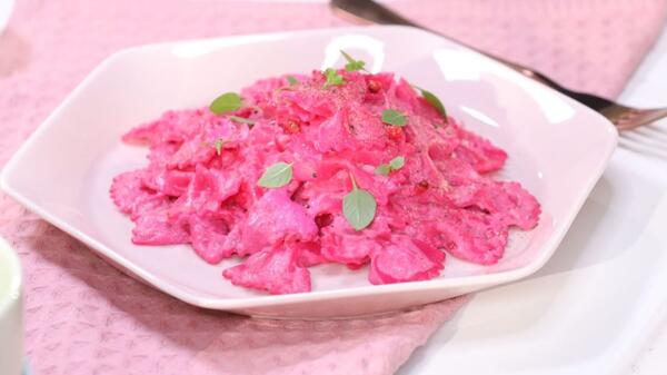 Розовая паста: рецепт оригинального блюда от Сергея Малоземова