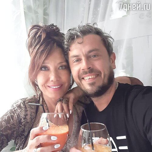 Азиза с женихом