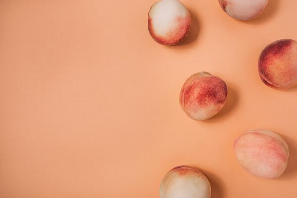Цвет 2024 года – Peach Fuzz: как его использовать в интерьере