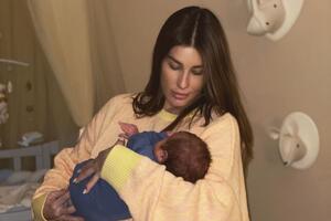 Кети Топурия показала невероятно милое видео с дочкой и новорожденным сыном