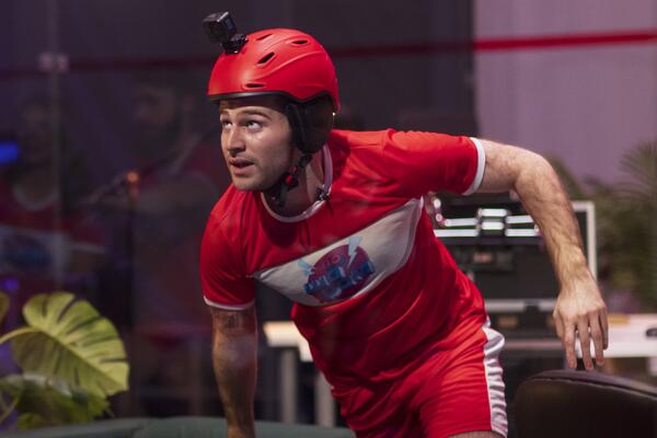 Крутится, вертится: звезды примут участие в шоу, где нужно бегать за шарами в офисе