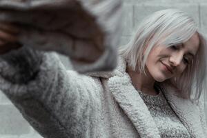 Ранняя седина — повод пойти к врачу: названы истинные причины «серебра» в волосах