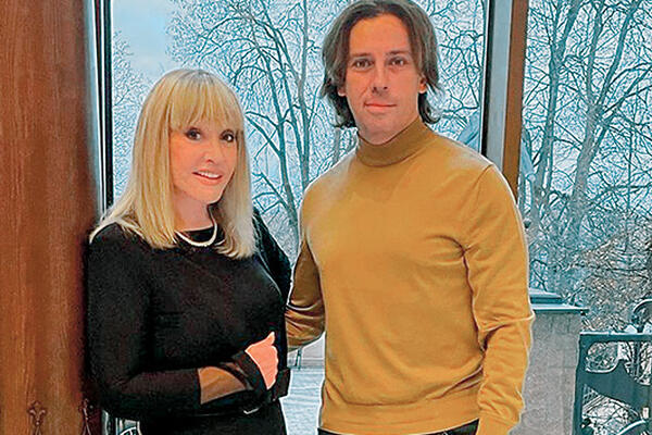 Муж Пугачевой блеснул округлостями не хуже, чем у Киркорова — Алла в восторге