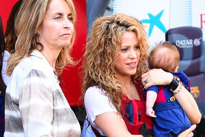 Шакира пришла на футбол с двухмесячным сыном