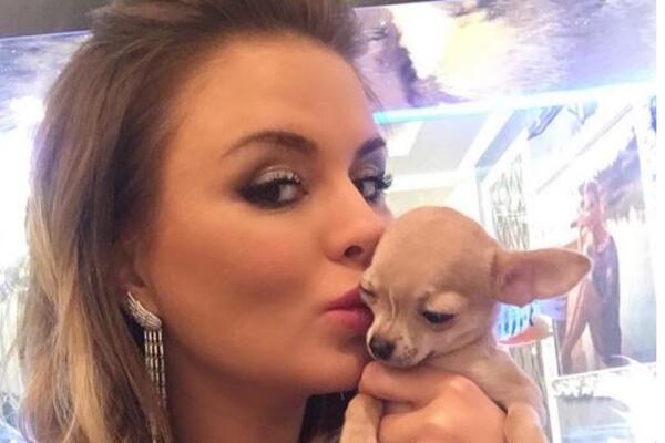 Анна Семенович осваивает новую профессию