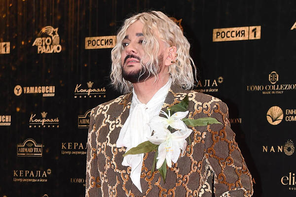 Еле дышал в микрофон: выступление Киркорова без фонограммы попало в Сеть