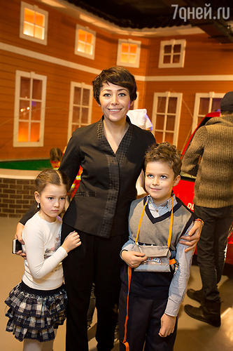 Екатерина Волкова с детьми