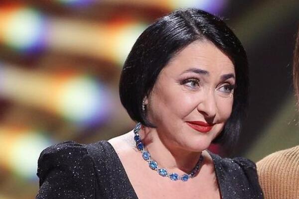 Какая же это пенсионерка?! Лолита показала, как выглядит без макияжа