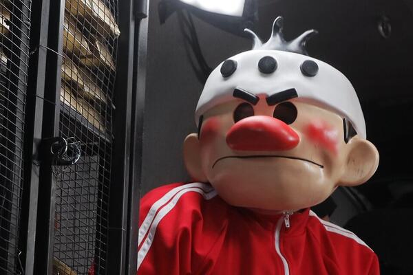  :     -25    Netflix