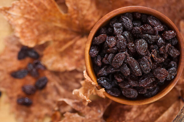 Врач Логинов рассказал, стоит ли есть изюм каждый день