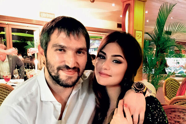 Невеста Александра Овечкина показала лицо без макияжа