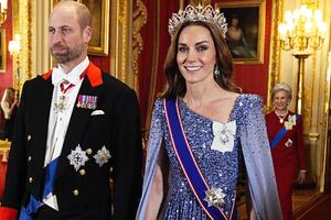 Чувствует себя уже почти королевой: Кейт Миддлтон затмила всех на банкете в Виндзорском замке  