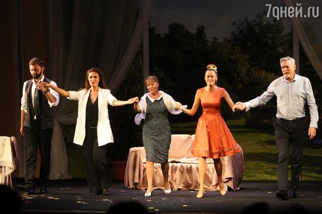 После спектакль"Невеста напрокат" 