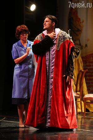 Александр Дьяченко и Екатерина Волкова в спектакле "На одном дыхании"