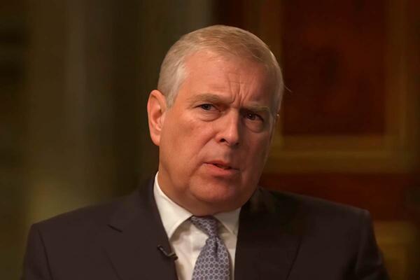 Один дома: опозоренного сына королевы Елизаветы II не позвали на Рождество