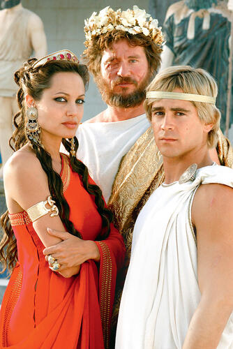 С Анджелиной Джоли и Колином Фарреллом в фильме «Александр». 2004 г.