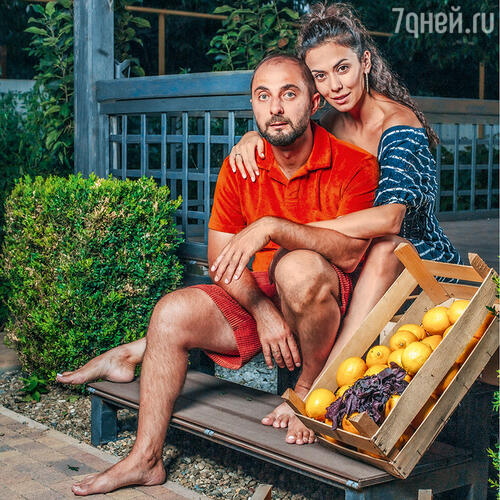«В нашей семье я больше отвечаю за веселье, а жена — за дисциплину» С женой Пелагеей