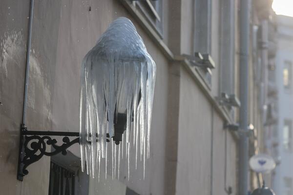 Одевайтесь теплее, а лучше сидите дома: Вильфанд предсказал пик похолодания — таких морозов в Москве еще не было