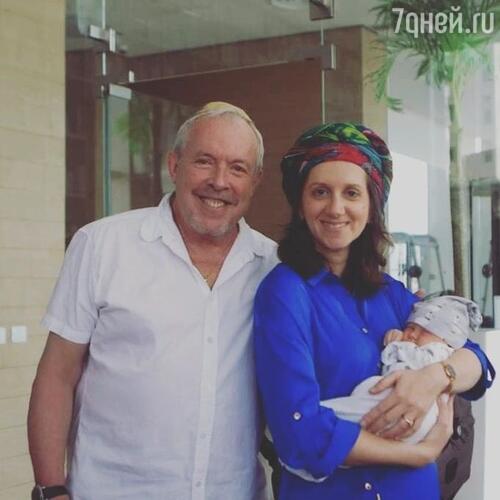 Андрей Макаревич с женой и сыном