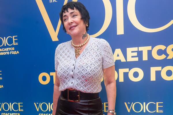 Встретилась с дочкой и мамой: Милявская втайне улетела из России