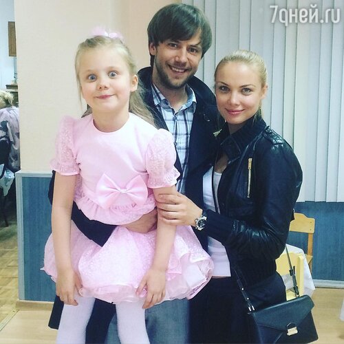 Иван Жидков и Татьяна Арнтгольц с дочерью Машей