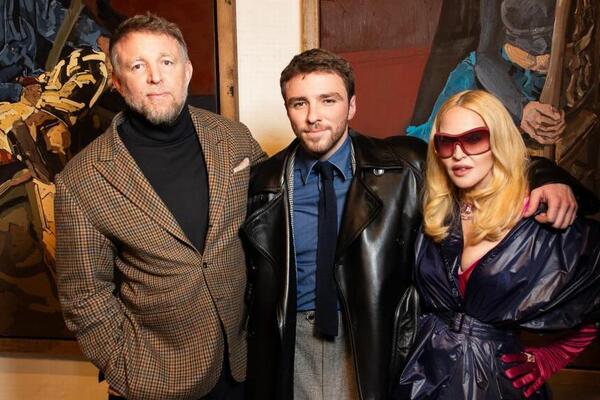 Предрождественское чудо? Мадонна и Гай Ричи воссоединились спустя почти 20 лет  