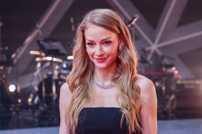 Ходченкова вышла на красную дорожку в порванном наряде и не растерялась